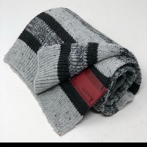 NWT Alfani grey striped scarf